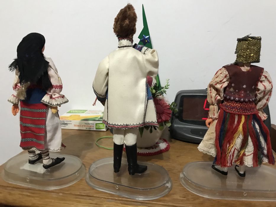 păpușă  in port popular