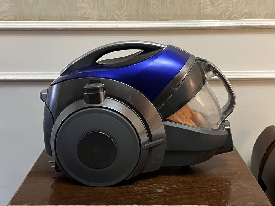 Пылесос LG VK89609HQ