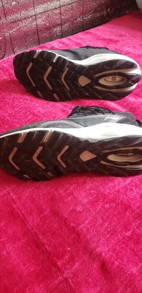 Asics оригинальные  кроссовки.