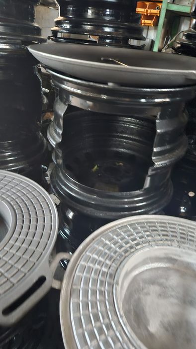 Sobă grădină / pirostrie din jante auto