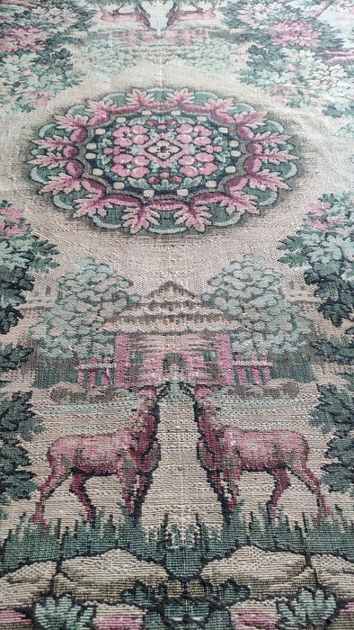 Тежка покривка за маса тъкана в жакардова техника