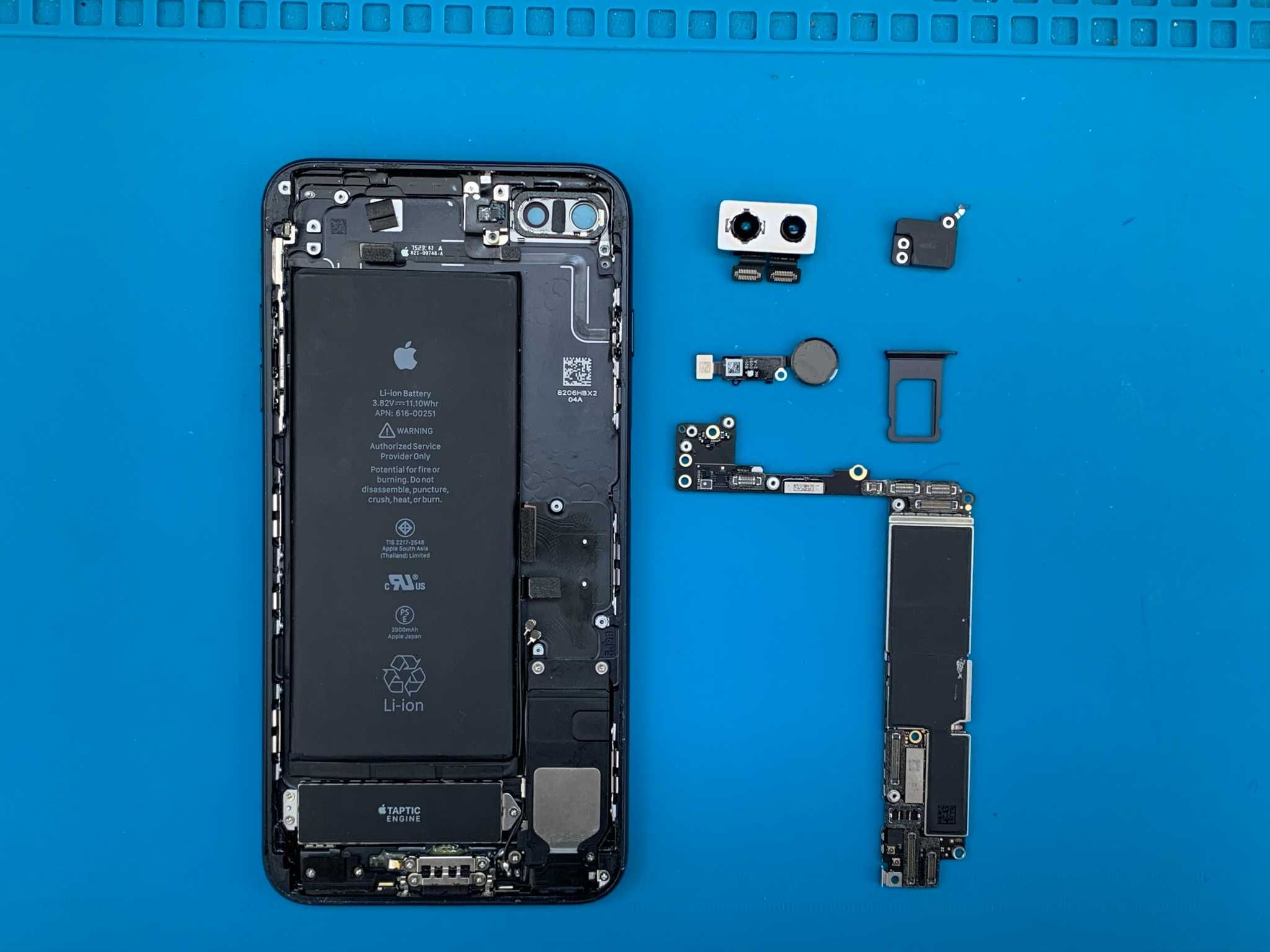iPhone 7+ (Plus) на части