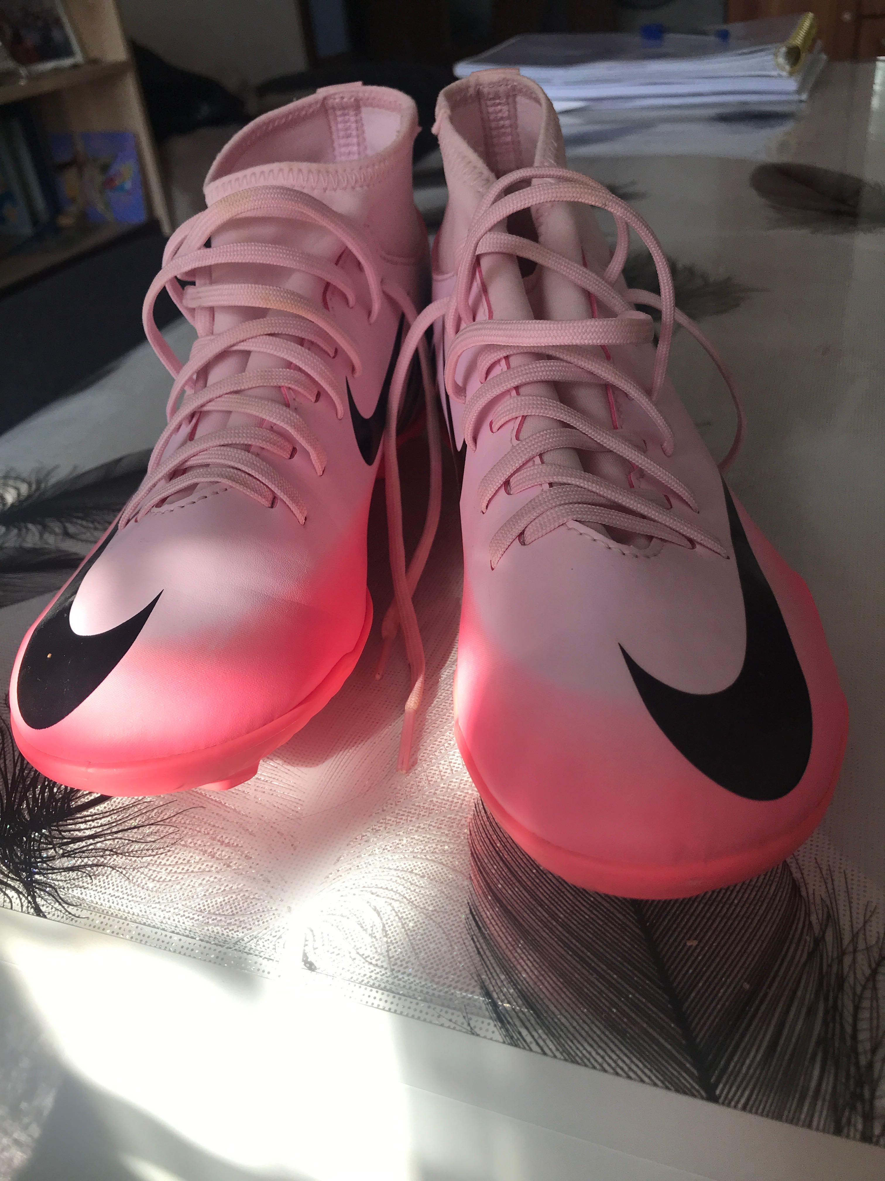 Оригинални бутонки на  Nike