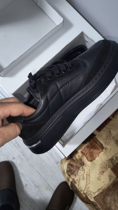 Продавам кожени Дамски обувки