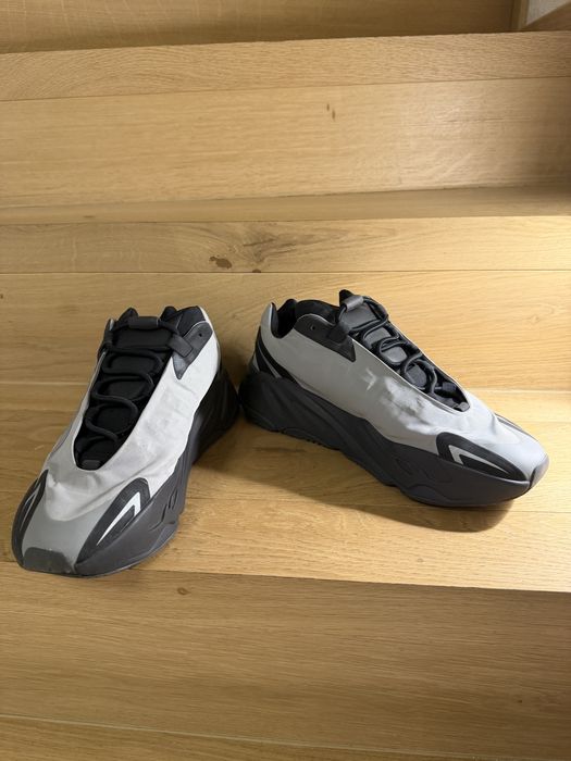 Adidas Yeezy 700 MNVN