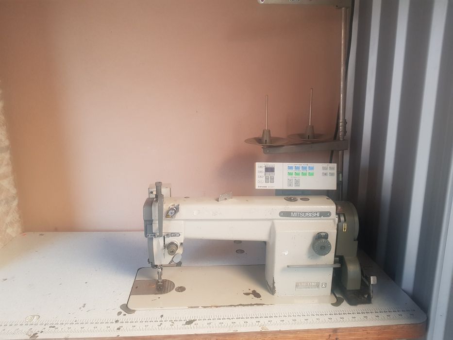 Vând mașină de cusut MITSUBISHI