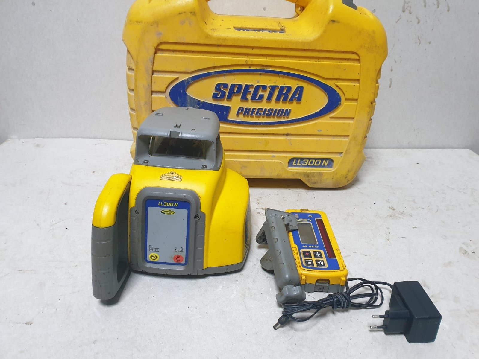 Nivela  laser SPECTRA LL300N