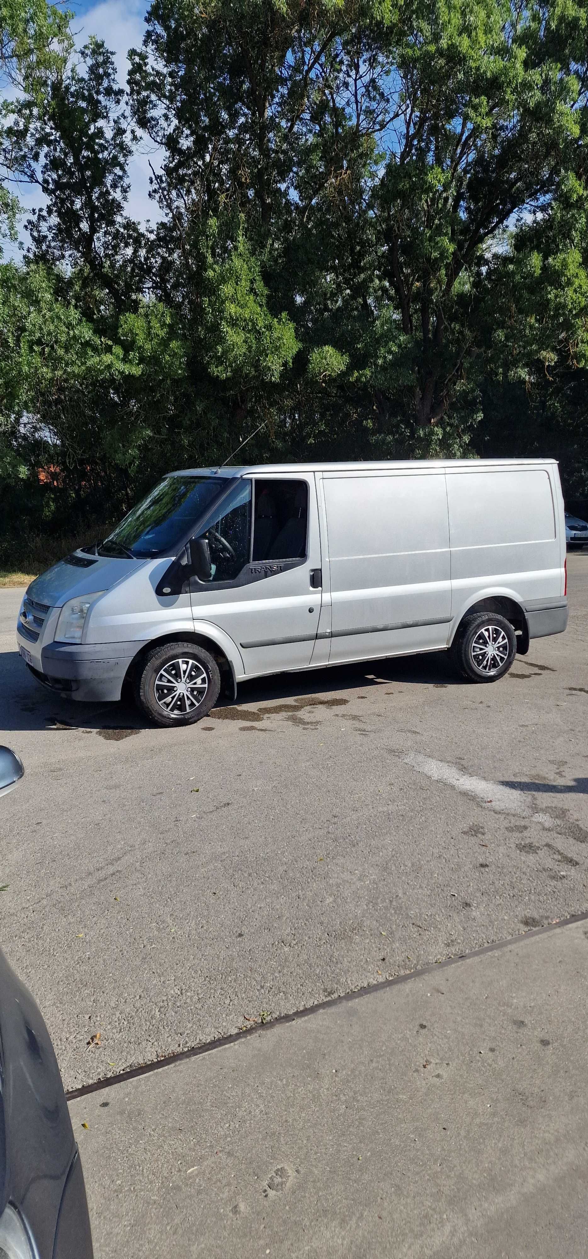 Продава микробус