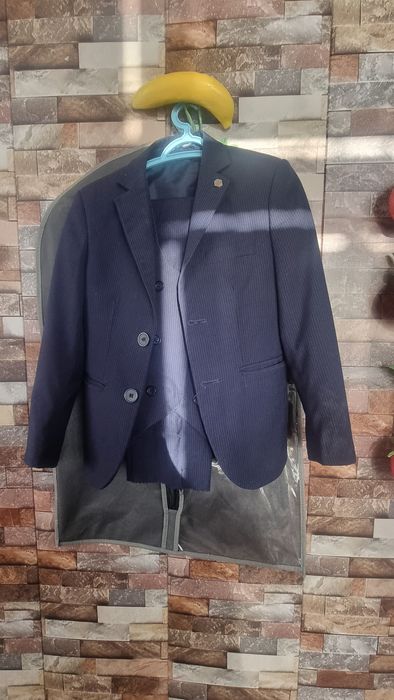 Костюм шим тройка 6-7 йошга+ Янги кроссовка 30 размер кошиб бераман
Юн