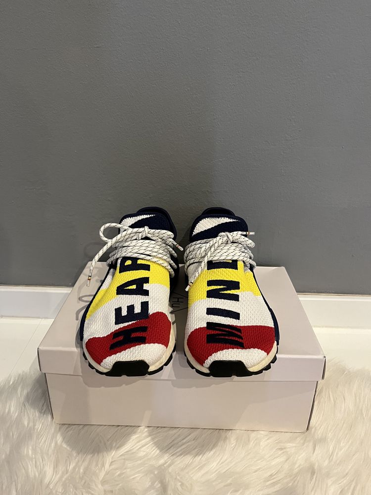 adidas human race contact pe mesaje