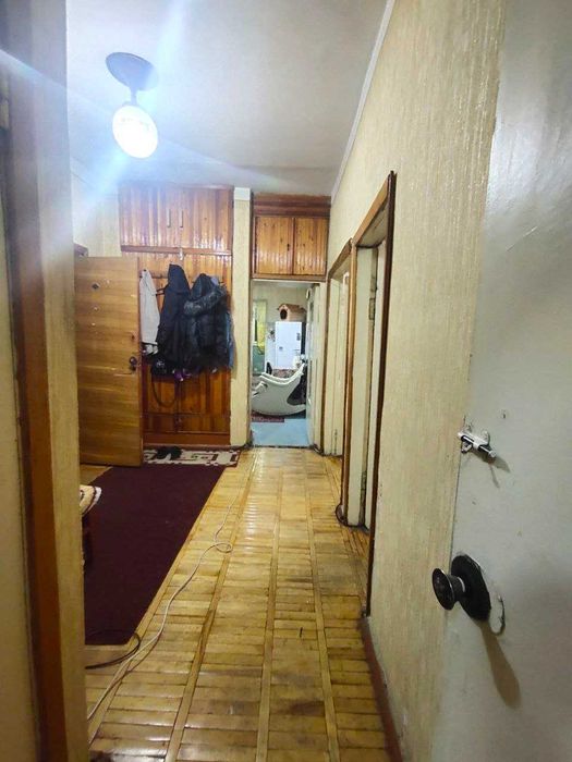 Срочно продаю квартиру по улице Садык Азимова 2/4/4 Площадь 82м2 "