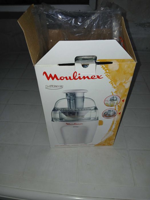 De vanzare storcator de fructe Moulinex Vitae ca Nou