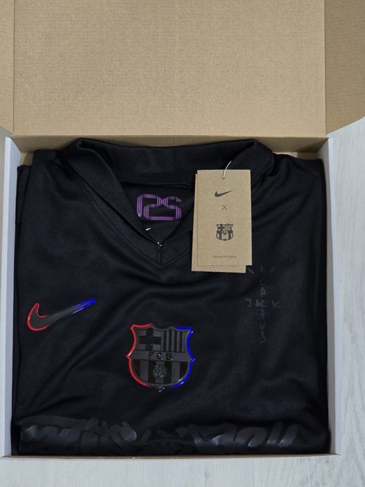 ФУТБОЛНИ ЕКИПИ Промо! 50лв Mystery Football shirt box