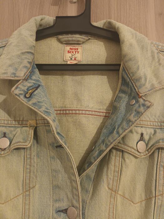 Pardesiu blugi marimea S- 50 lei