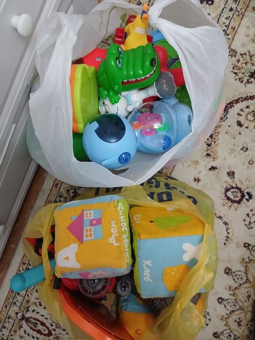 Продам игрушки разные