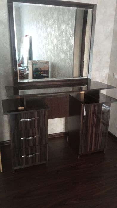 Продается спальный гарнитур