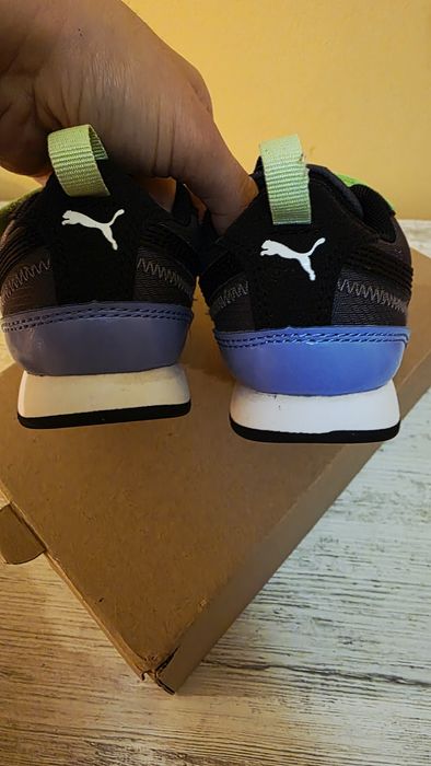 Adidasi Puma 25 impecabili