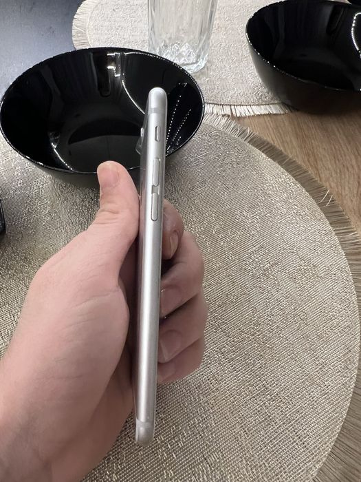 Vand iphone 6s Silvar impecabil