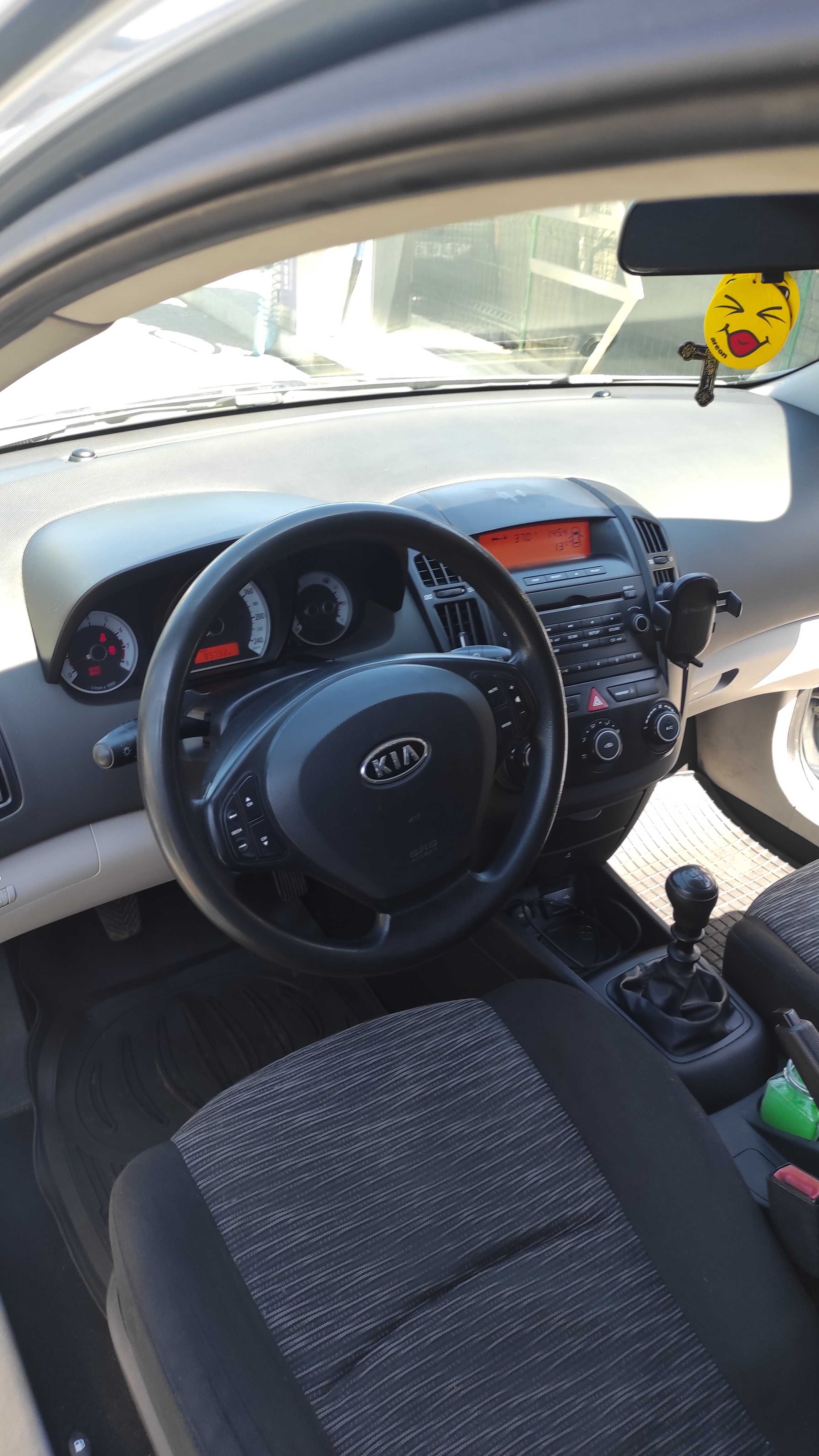 KIA CEED SW  1.4 - 109 CP ( 2008 )