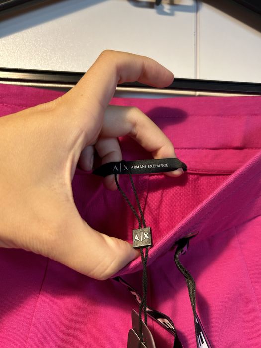 Vand pantaloni de trening Armani Exchange