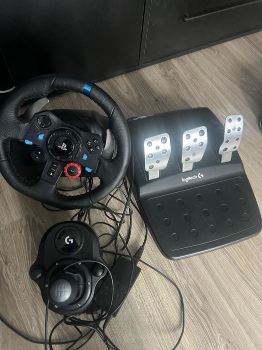 Волан с педали и скоростен лост Logitech G29