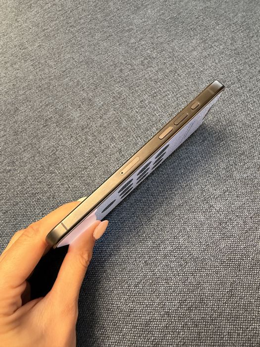 Iphone 15 Promax Black Titanium, 256GB, blocat in Orange