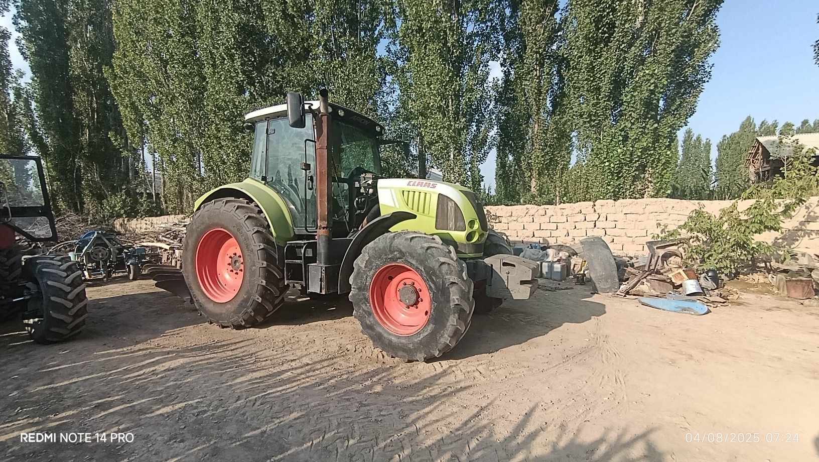 Traktor class arion 630c sotiladi