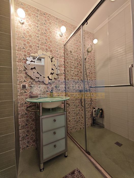 Висококатегорийно жилище с панорамна гледка към морето ви очаква!