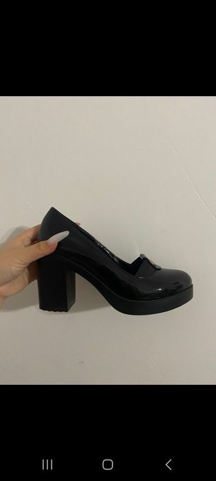 Продам недорого обувь