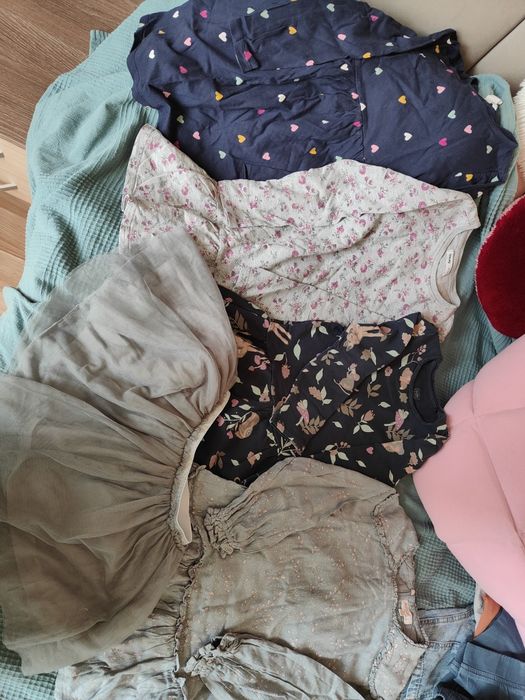 Lot rochite fete  si pijama 6-8 ani