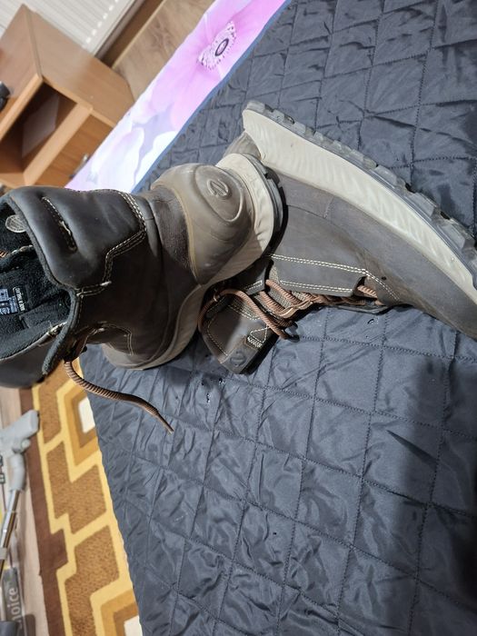 Ghete ecco, mărimea 43