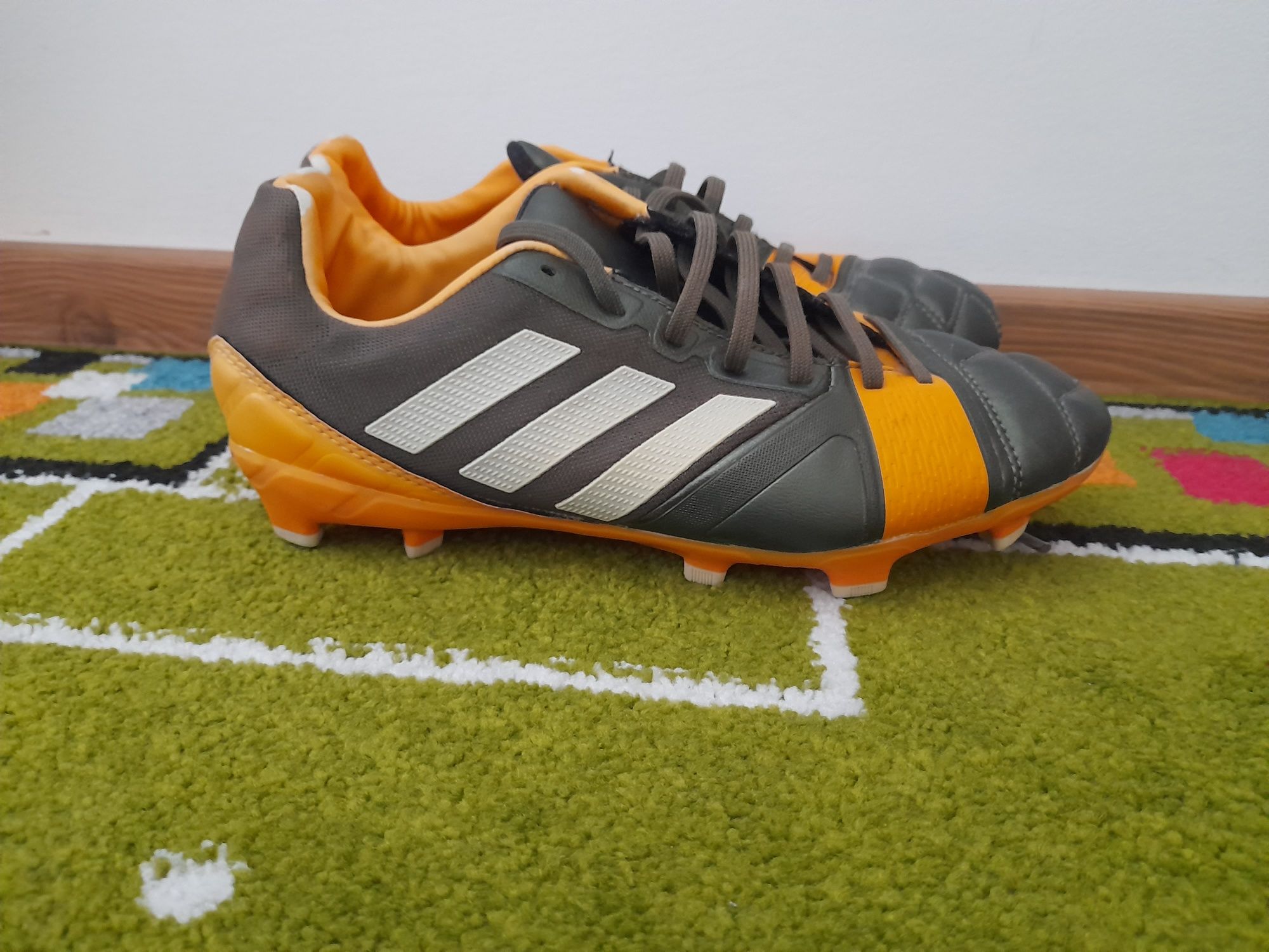 Ghete de fotbal adidasnitrocharge2.0 nr 39 1/3