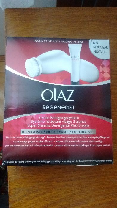 Perie curatare ten marca Olay Regenerist