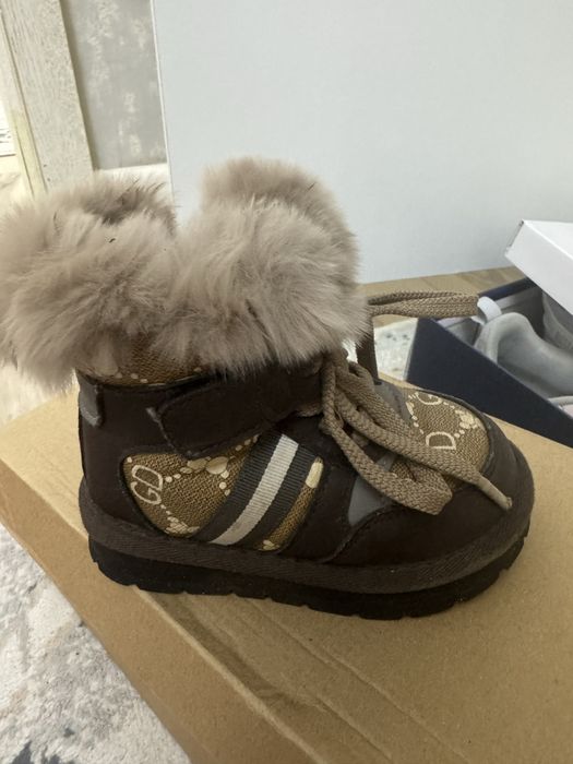 Продам детские зимние сапоги для девочки рр 24