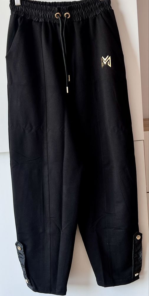 Costum sport damă din Turcia, mărimea XL