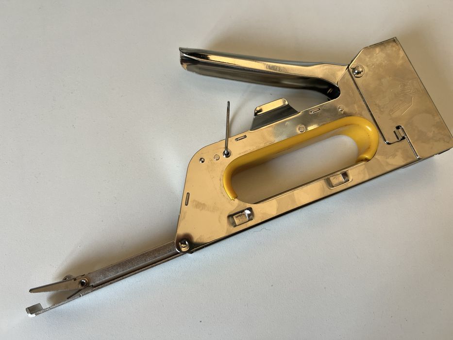 Pistol de capsat R23-1008F (tacker) capse nr 13/4-6-8mm