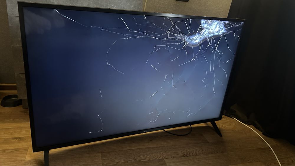 Телевизор LG на запчасти