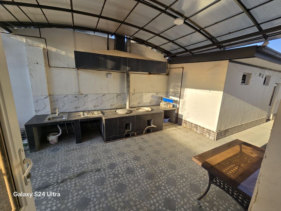 Xovli uy sotiladi aeroprt xududida