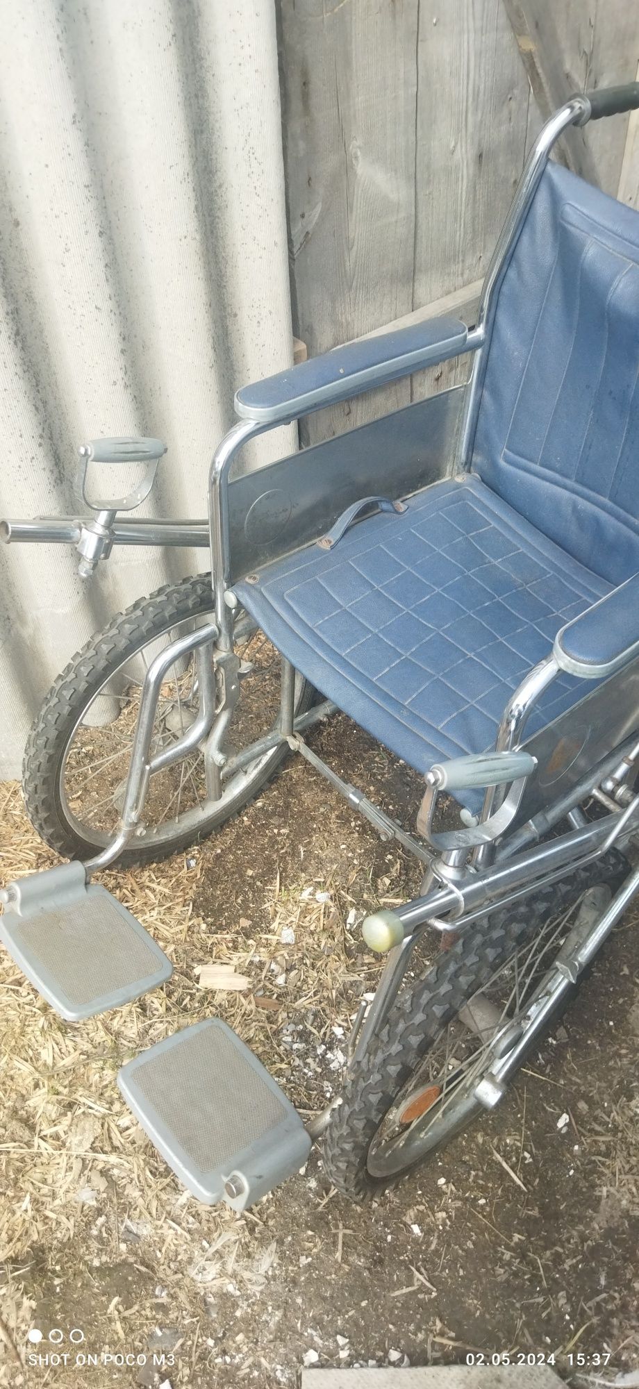 Продам инвалидную коляску с ручным управлением