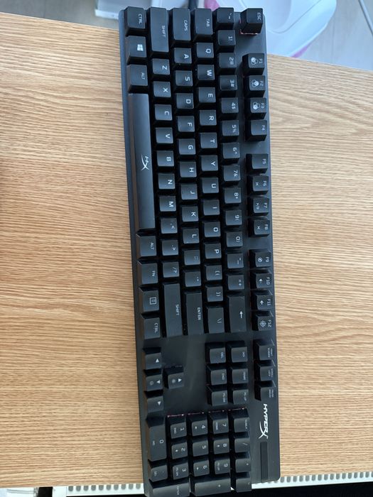 Vand tastatura mecanica hyperx alloy origins