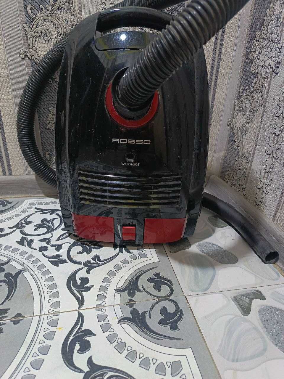 продается пылесос Rosso