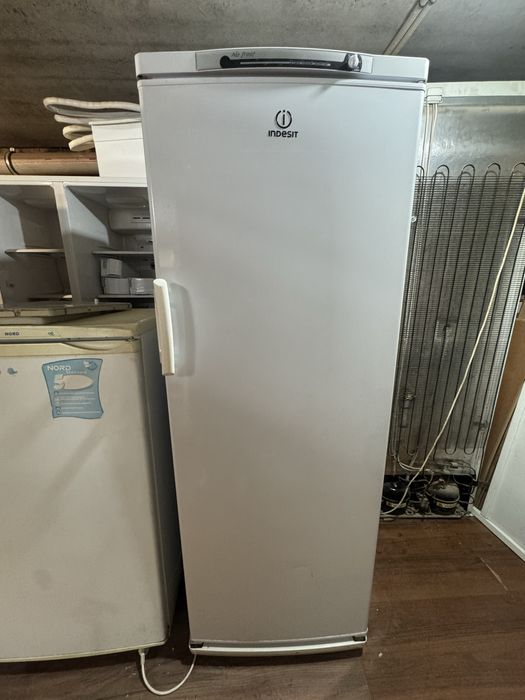 Продам морозильник indezit