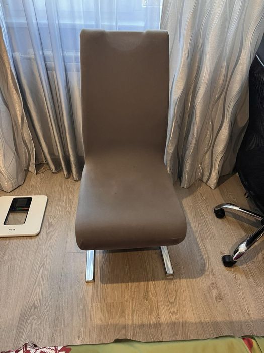 Трапезни столове