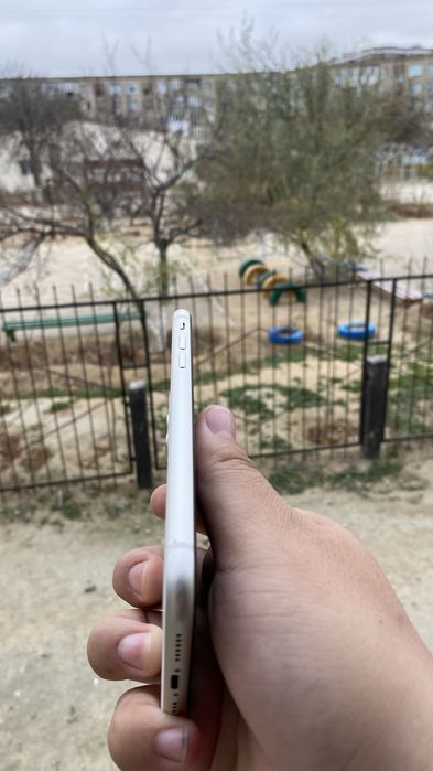 Айфон 11 В идеальном состояние!