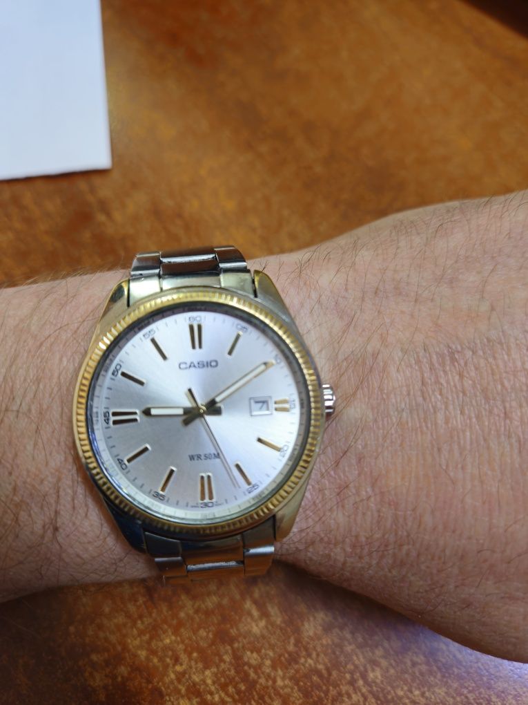 Продам часы Casio 10000 тенге