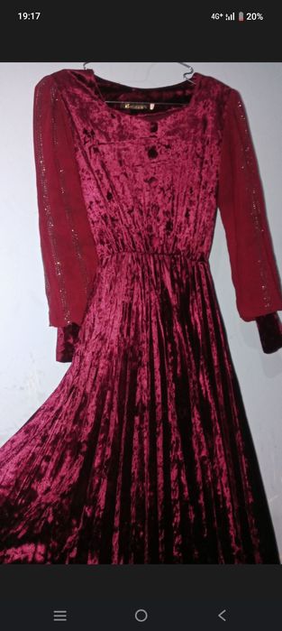 Qizil rangli koʻylak