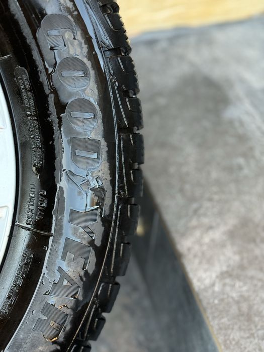 Roti Jante Originale VW Tiguan + Anvelope Iarna 216/65R17 GoodYear