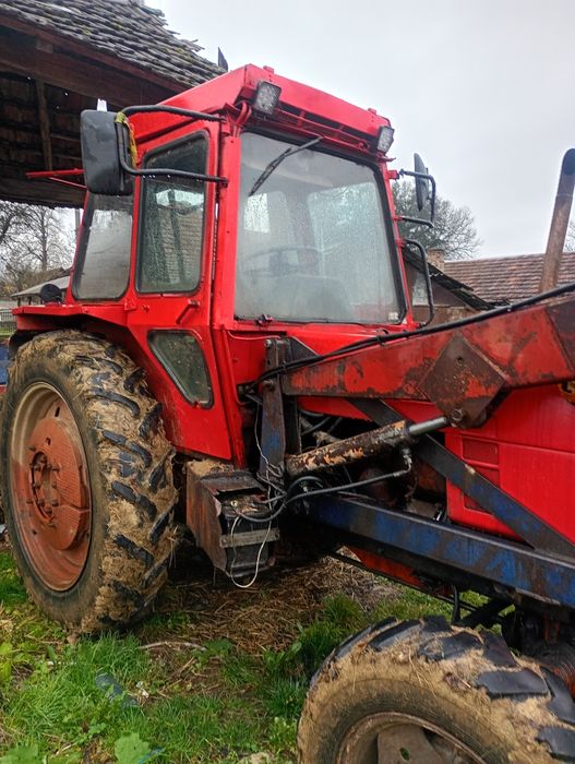 Vând tractor LTZ 55