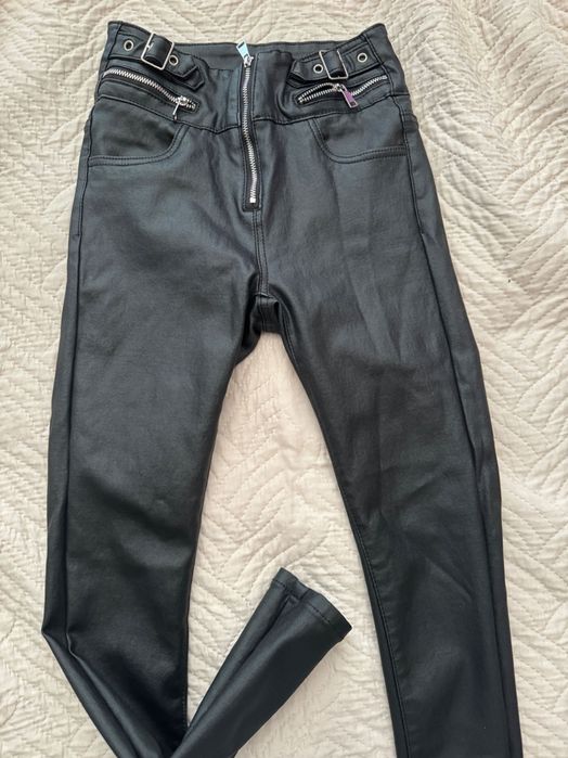 Дамски дънки и клинове