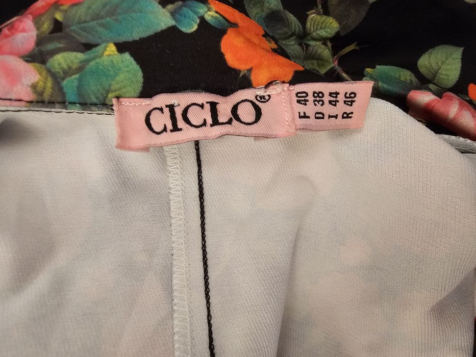 Rochie cu motive florale